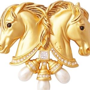 Taylor Gold Double Horse Head Brooch with Pearls